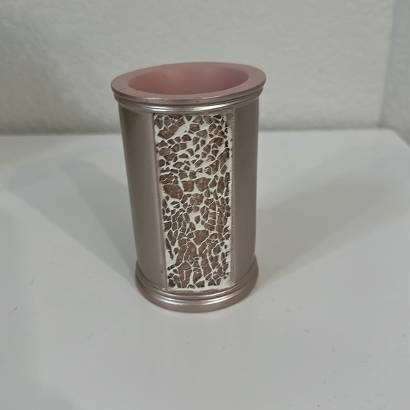 Sinatra blush pink tumbler toothbrush holder New - Picture 1 of 6
